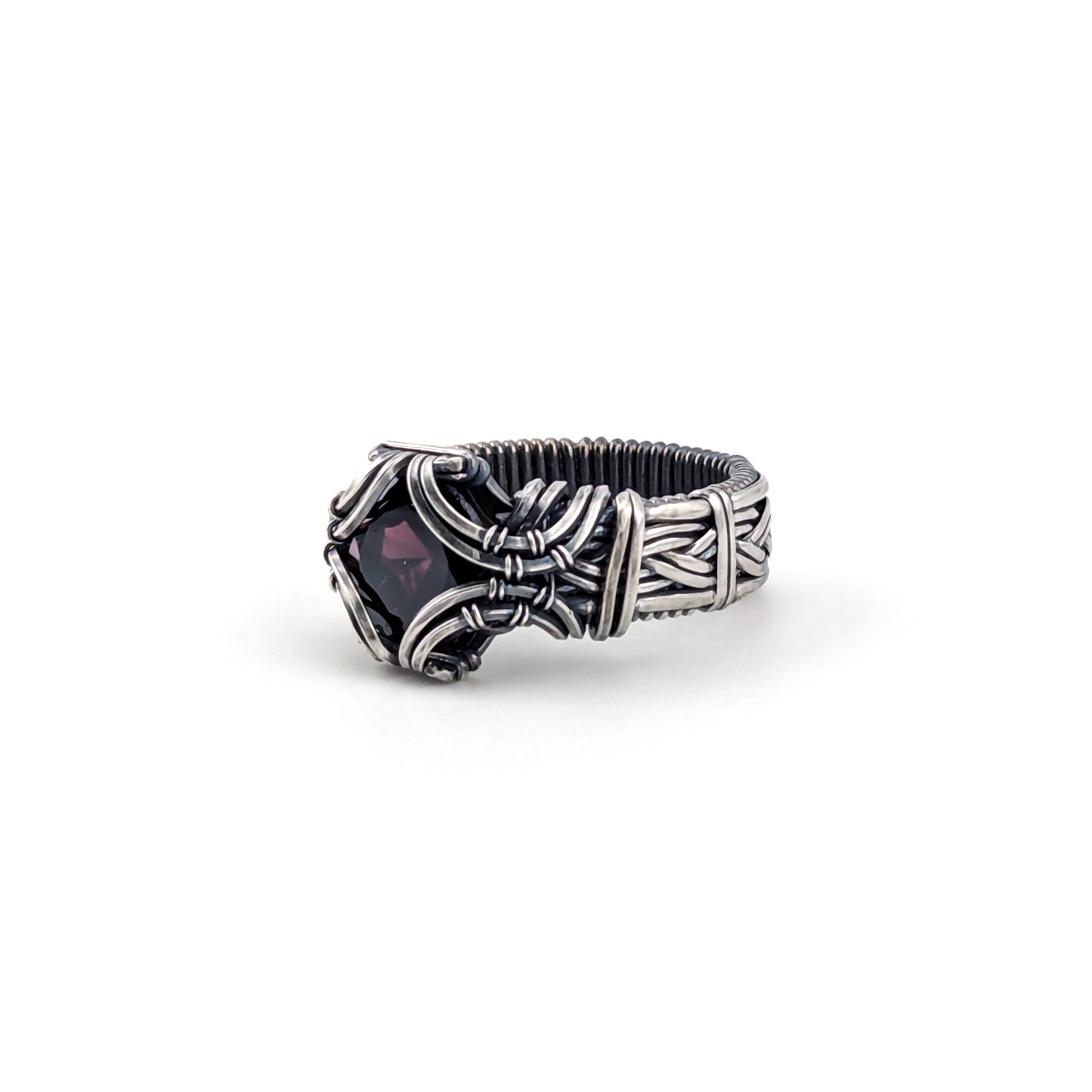 Pyrope Garnet and Sterling Silver - Brilliant Ring