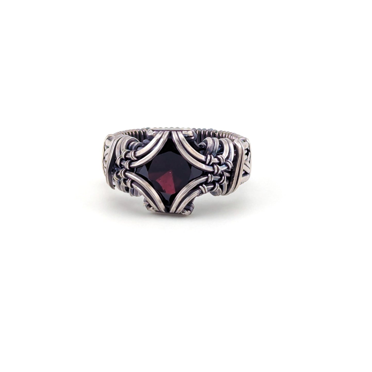 Pyrope Garnet and Sterling Silver - Brilliant Ring